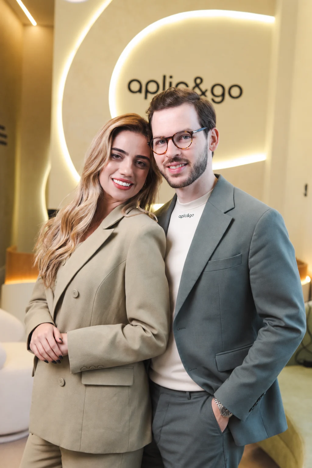 Karine Severino e Dr. Matheus Prado Severino, fundadores da Aplic&Go
